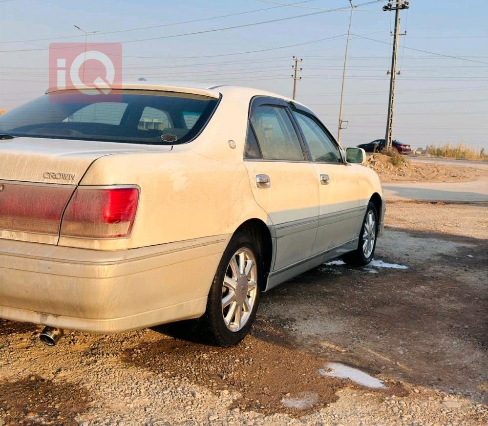 تۆیۆتا کراون